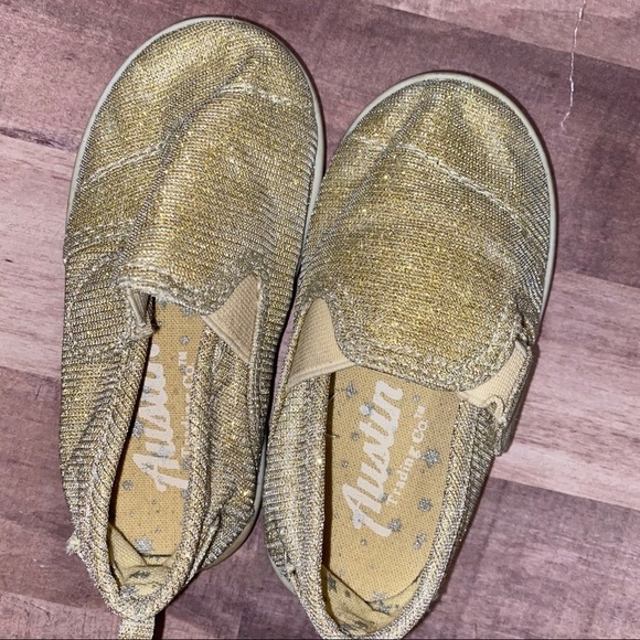 Austin Trading Co Gold Sparkle Shoes 6 - Picture 5 of 6
